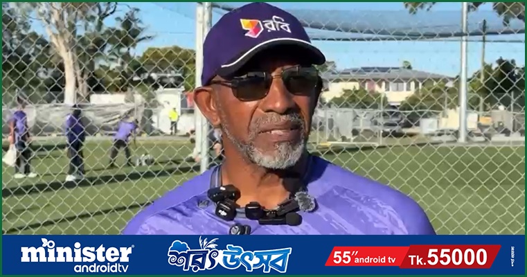 ম্যাকাইয়ে চার পেসার খেলানো নিয়ে যা বললেন সিমন্স